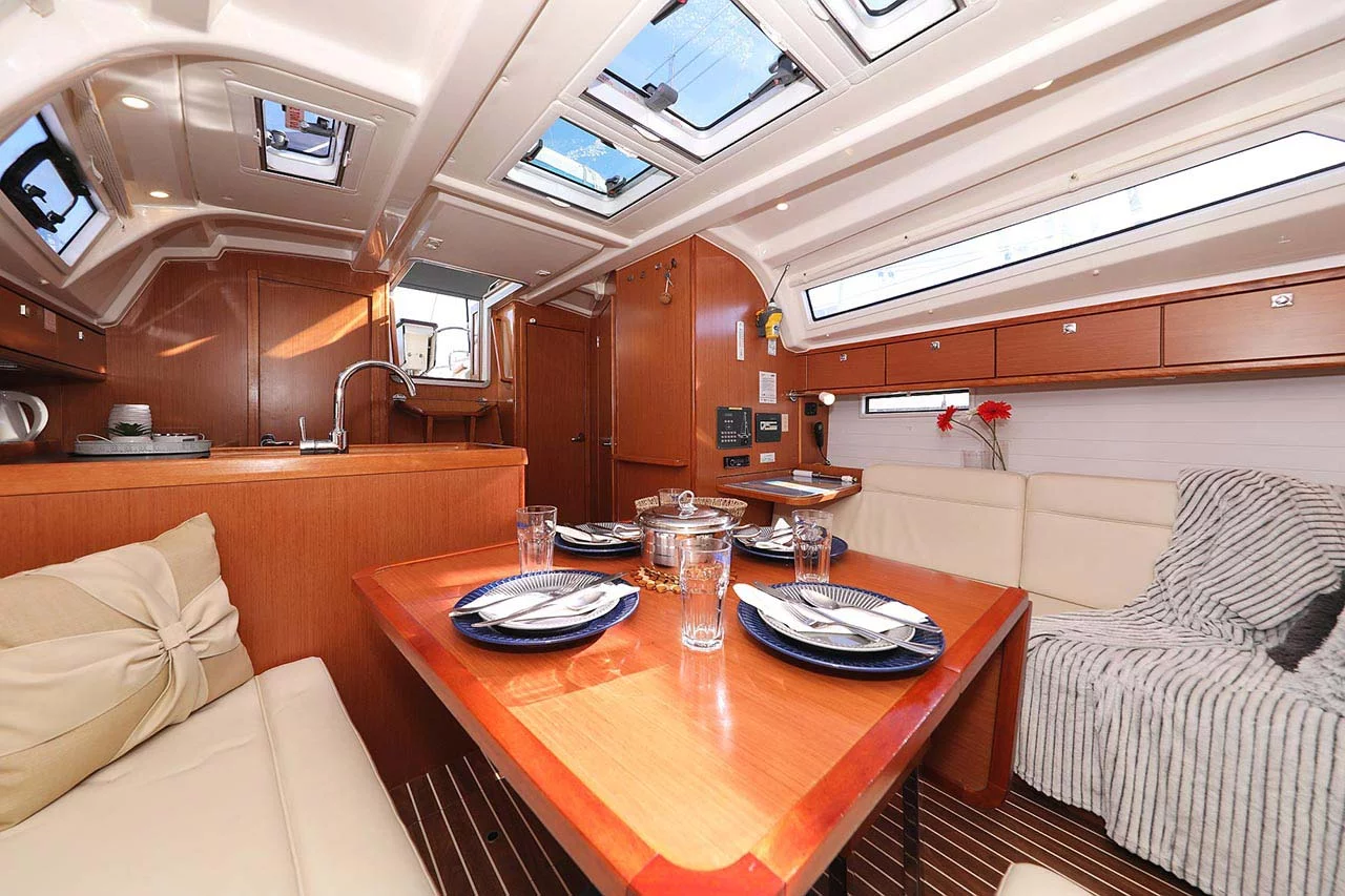 Bavaria Cruiser 37 - 3 cab. (Samsara)  - 12