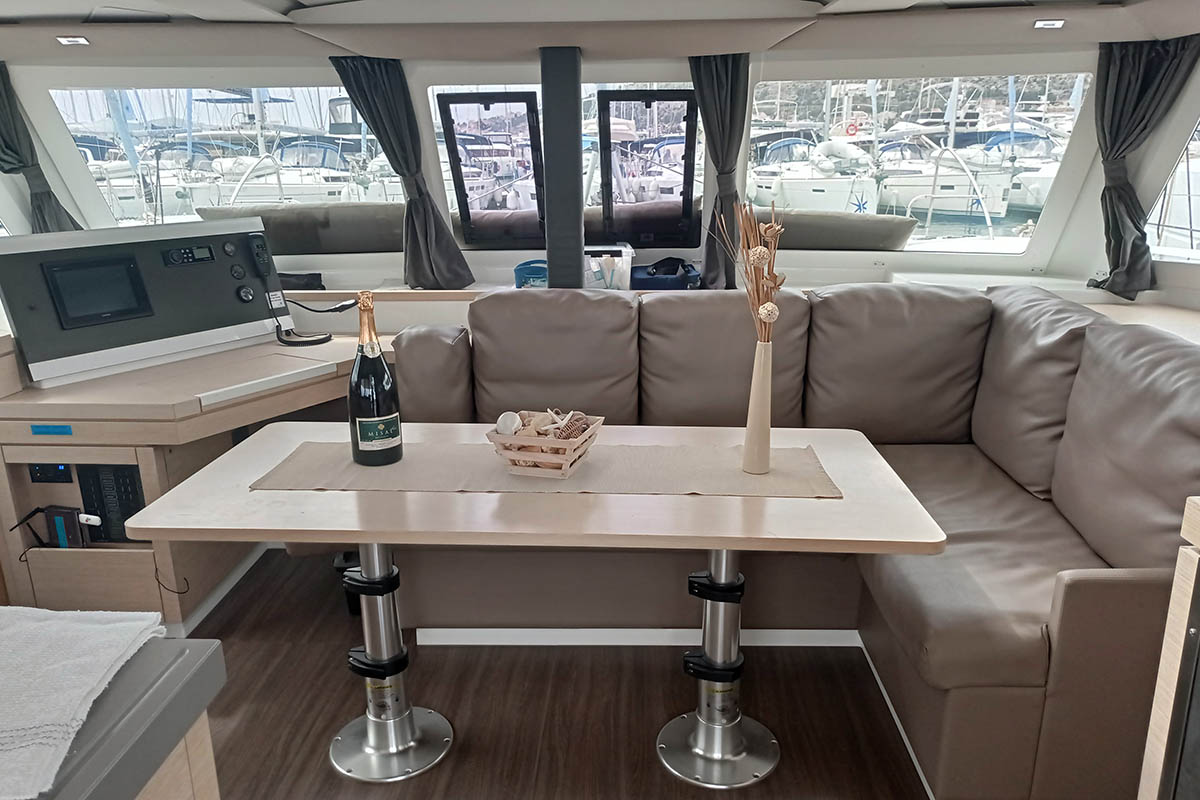 Photo #20 - Fountaine Pajot Lucia 40 - 4 cab. (Shanti) in Trogir - 44909