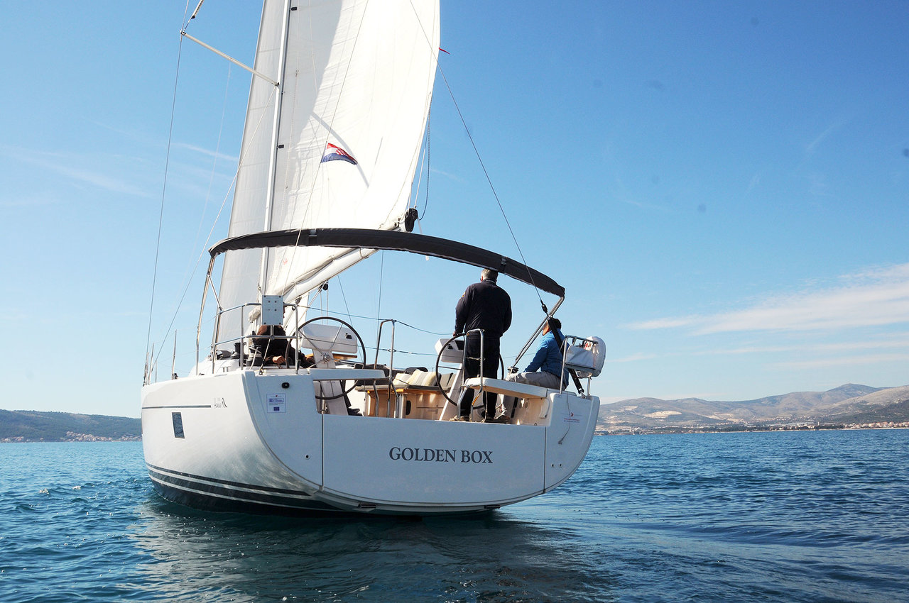 Photo #4 - Hanse 508 - 5 + 1 cab. (Golden Box) in Kastela - 44977