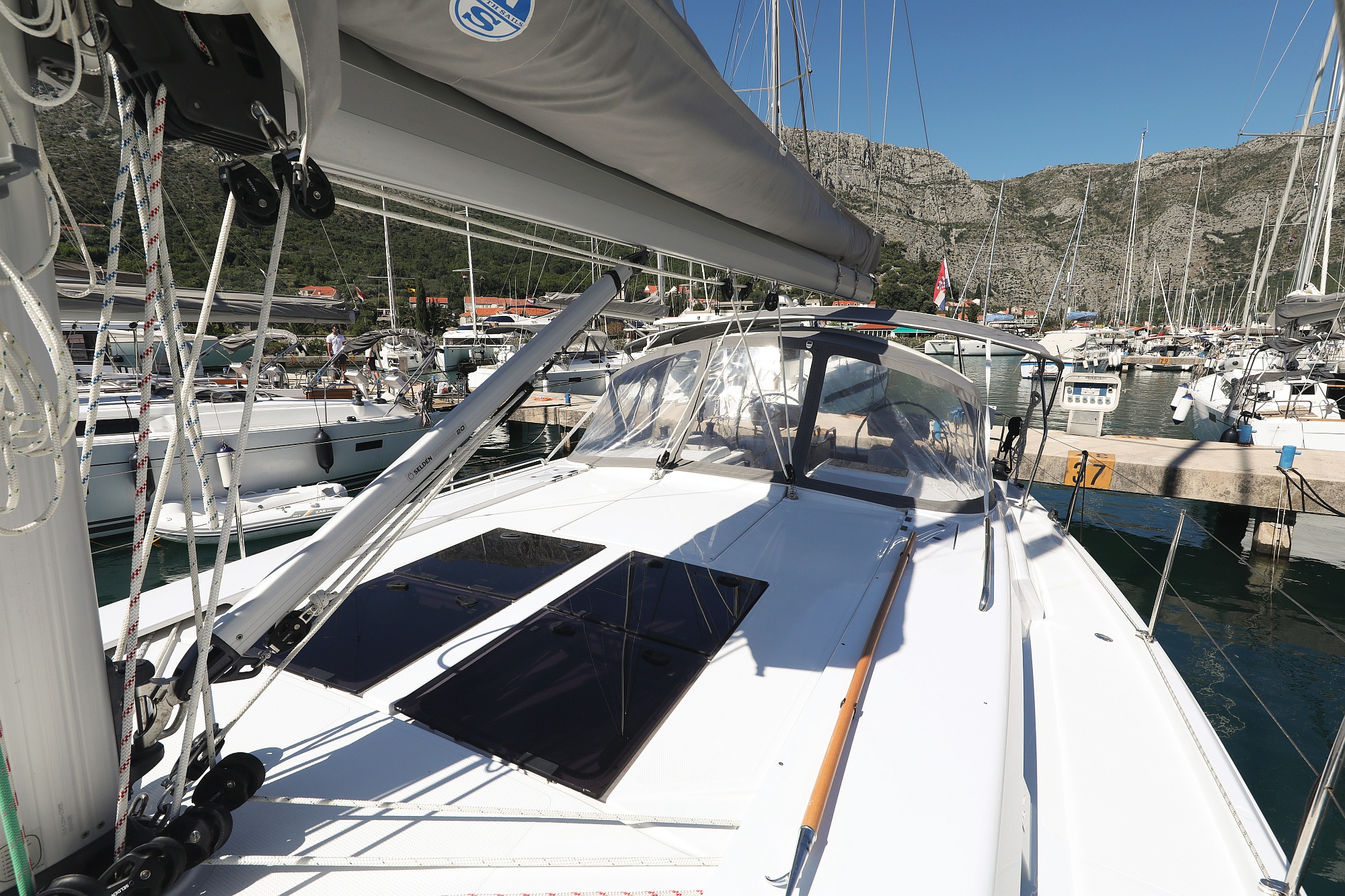 Photo #5 - Hanse 458 (Chloe) in Kastela - 44978