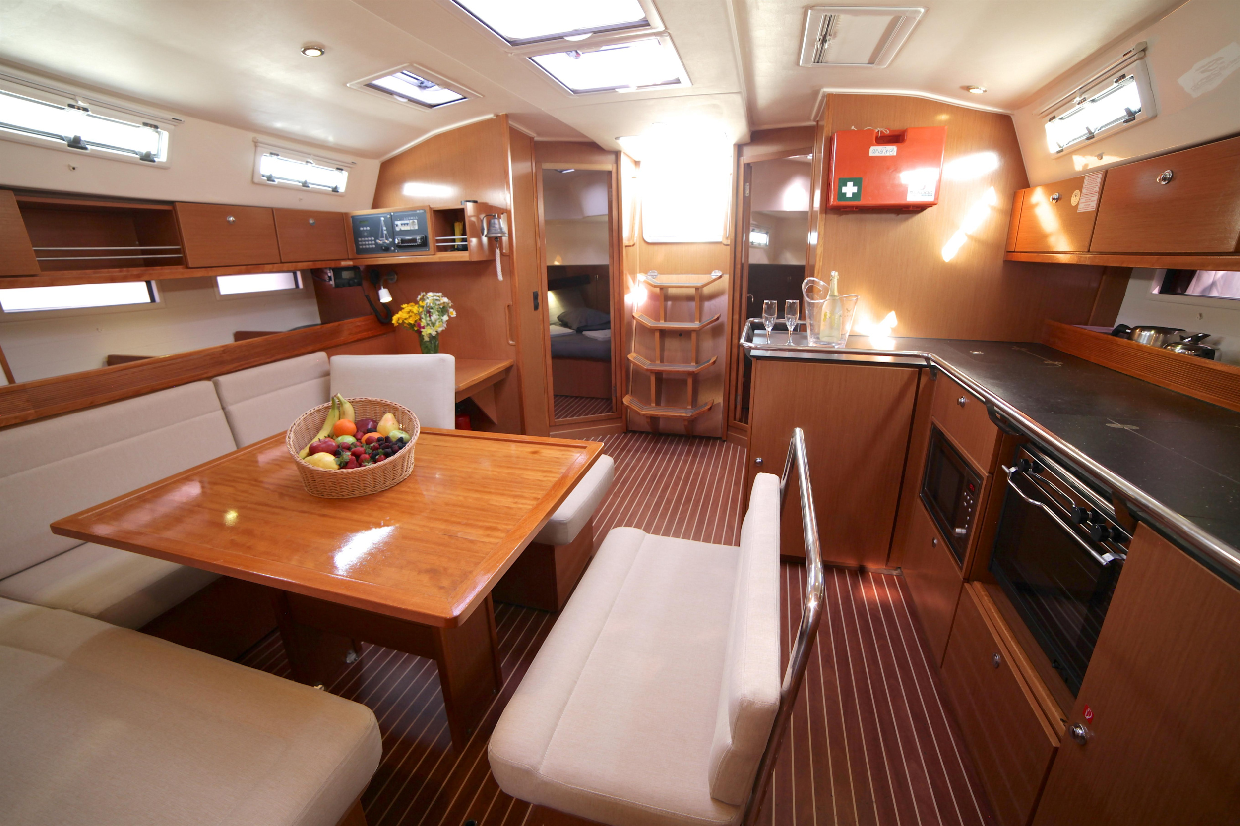 Photo #8 - Bavaria Cruiser 45 - 4 cab. (Sail Bravo) in Fethiye - 45015