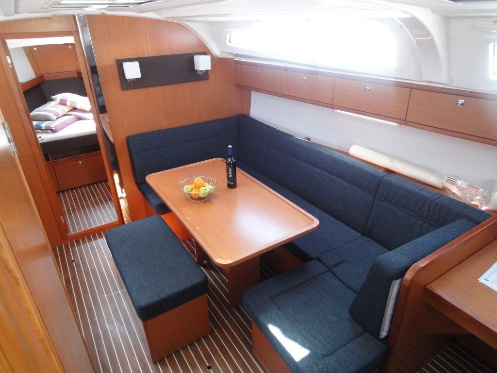 Photo #8 - Bavaria Cruiser 41 - 3 cab. (Ile) in Split - 45059