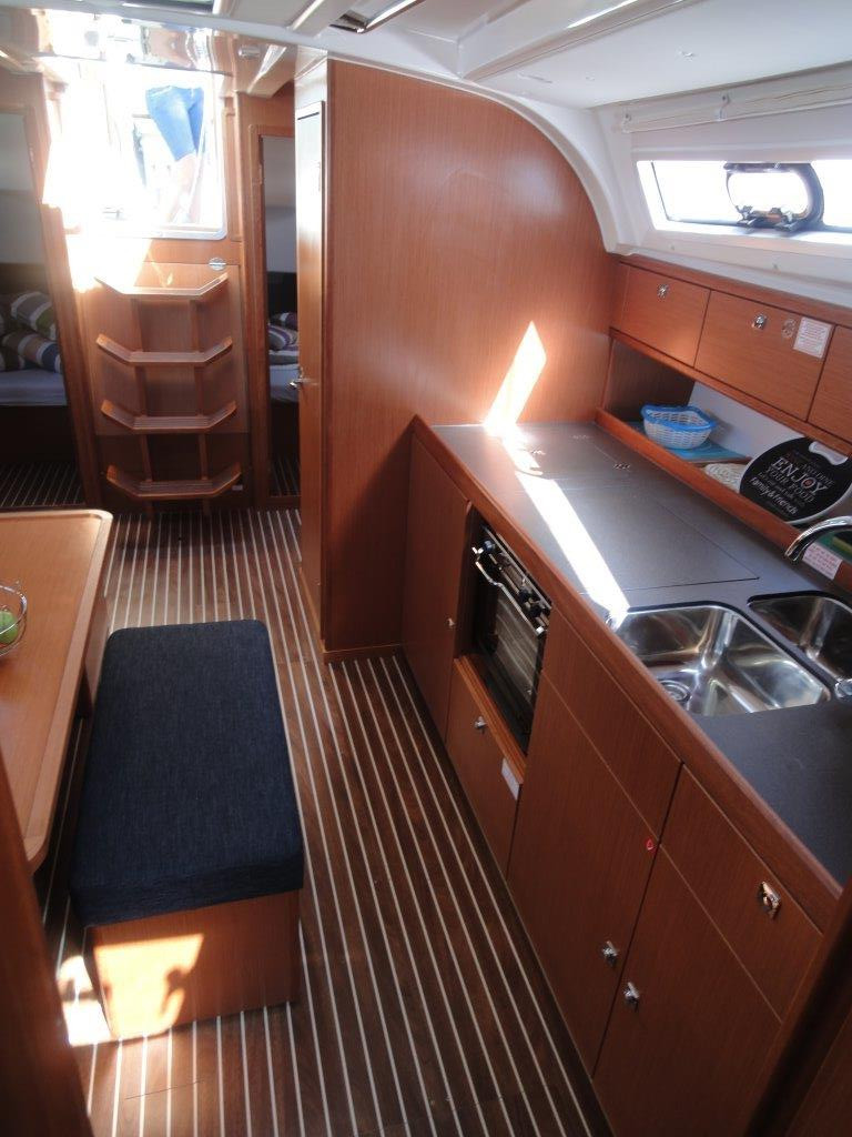 Photo #9 - Bavaria Cruiser 41 - 3 cab. (Ile) in Split - 45059