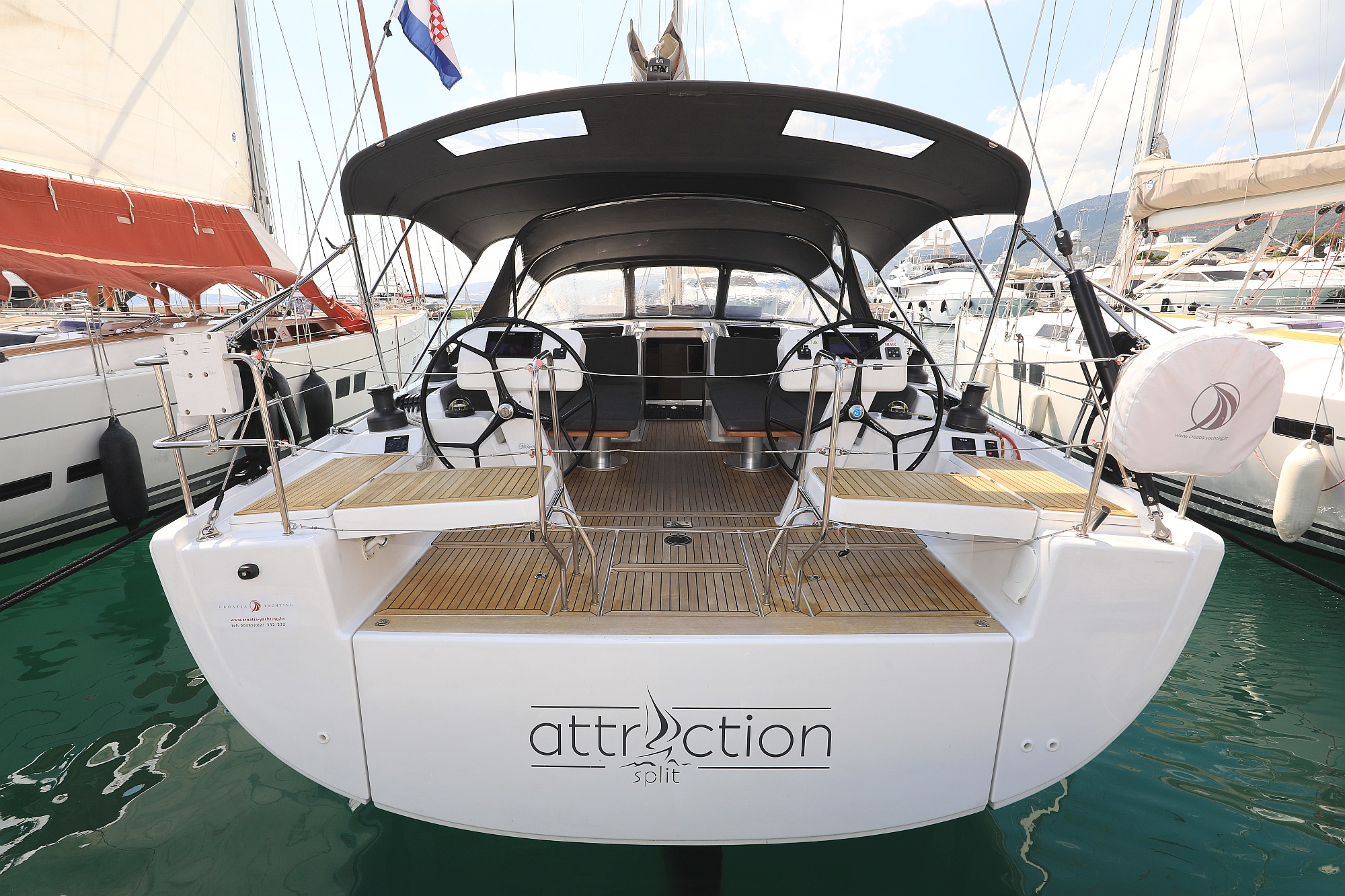 Photo #4 - Hanse 508 - 5 + 1 cab. (Attraction) en Trogir - 45165
