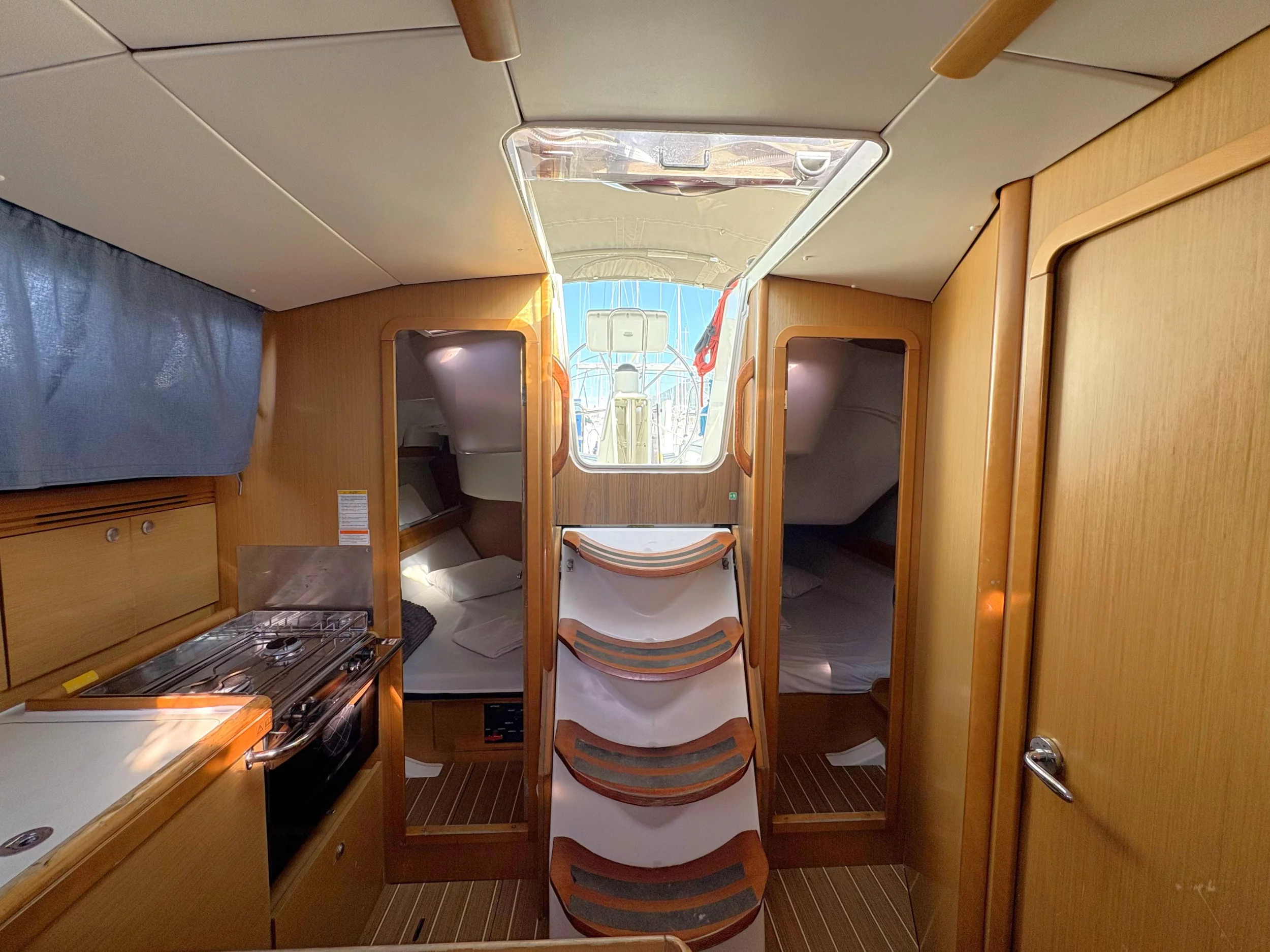Sun Odyssey 36i (Sail Mira)  - 15