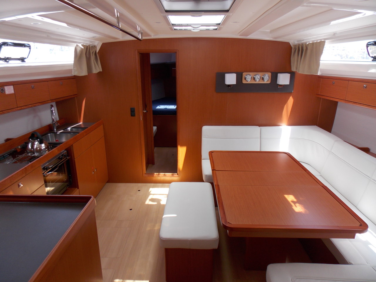 Photo #4 - Bavaria Cruiser 46 - 4 cab. (Lina) en Atenas - 45253