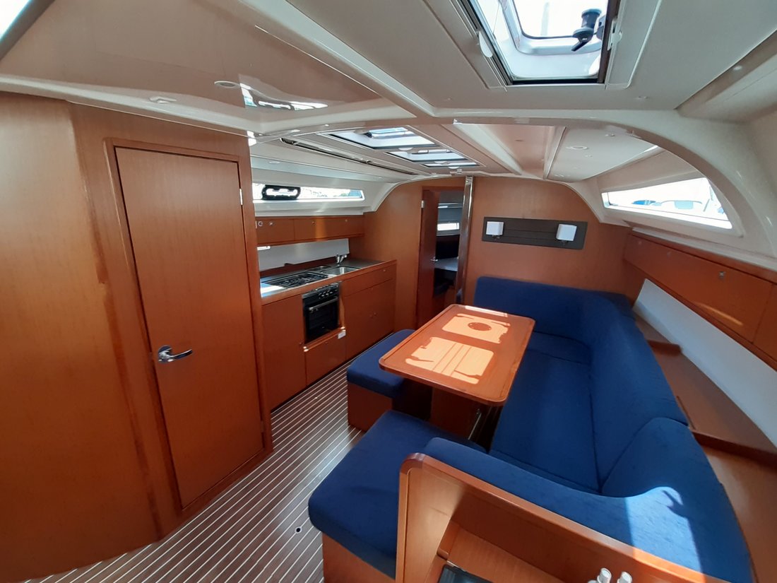 Photo #9 - Bavaria Cruiser 41 - 3 cab. (Frida) in Split - 45326