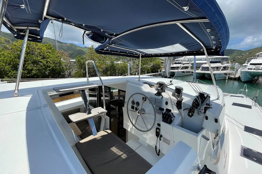 Fountaine Pajot Lucia 40 (From The Fields)  - 9