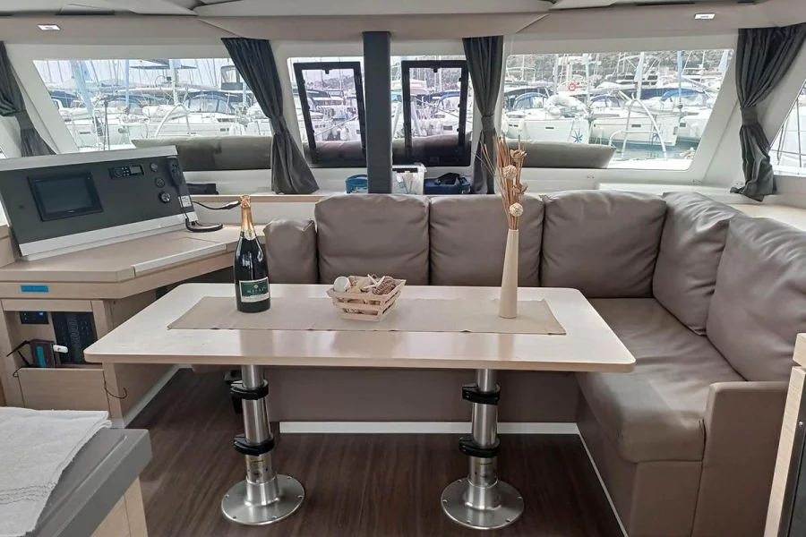 Fountaine Pajot Lucia 40 (From The Fields)  - 12