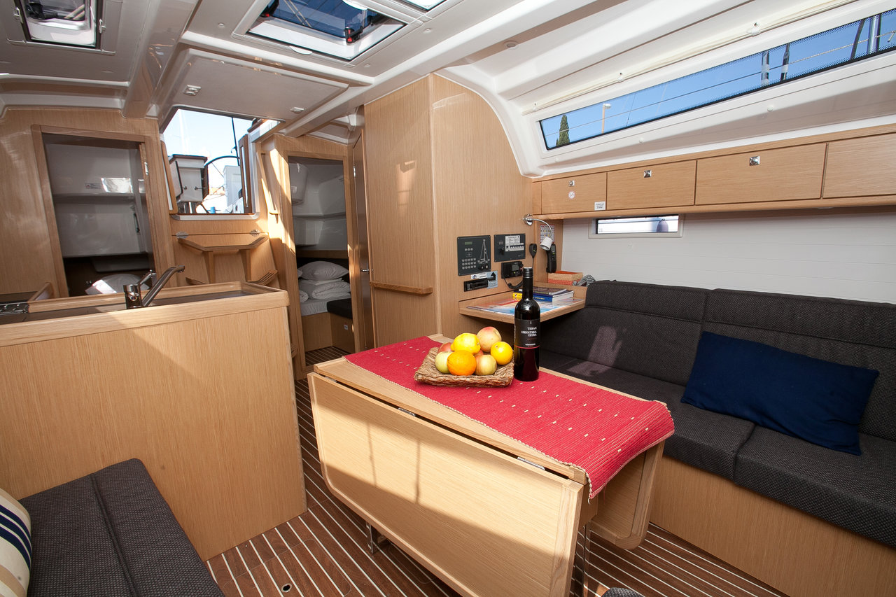 Photo #10 - Bavaria Cruiser 37 - 3 cab. (Matija) in Zara - 45356