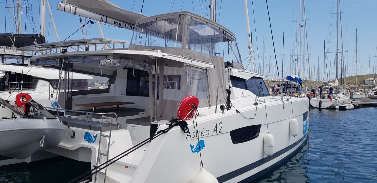 Photo #4 - Fountaine Pajot Astrea 42 - 4 + 2 cab. (Wild Baleine) in Lavrion - 45489