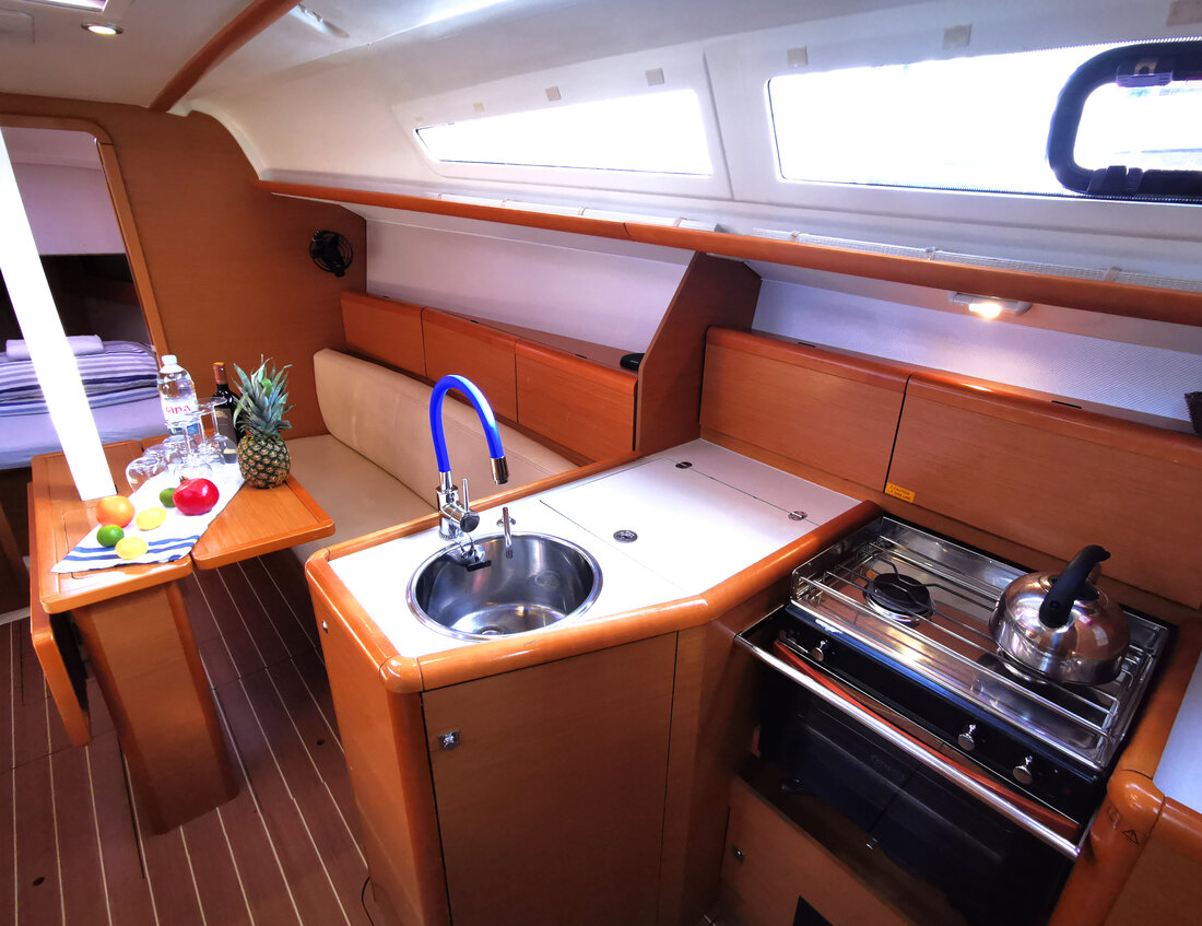 Photo #12 - Sun Odyssey 33i (Paola) en Novi Vinodolski - 45685