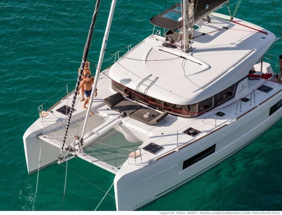 Lagoon 40 - 4 + 2 cab (Nathalie - Cabin charter starboard bow)  - 0
