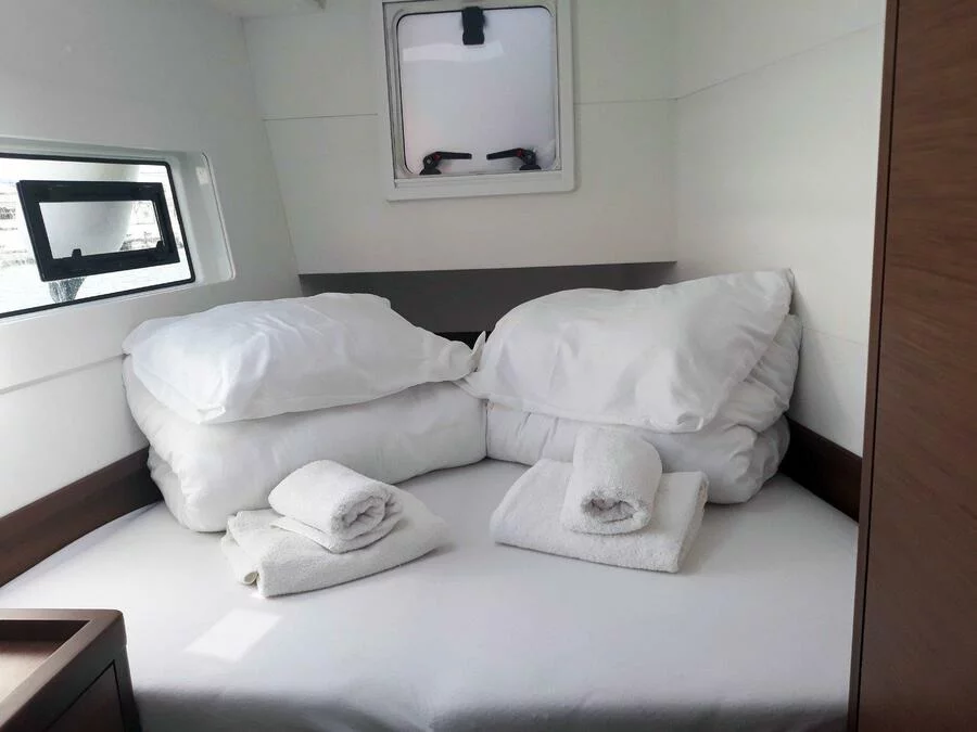 Lagoon 40 - 4 + 2 cab (Nathalie - Cabin charter starboard bow)  - 12