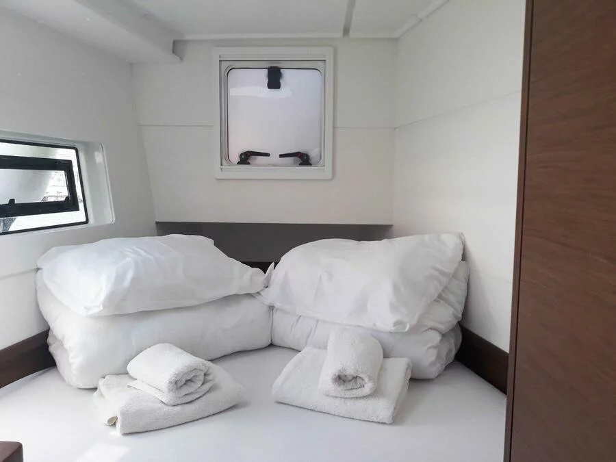 Lagoon 40 - 4 + 2 cab (Nathalie - Cabin charter starboard bow)  - 1
