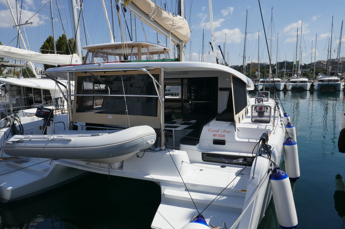 Photo #4 - Lagoon 42 - 4 + 2 cab. (Coral Seas) in Lavrion - 45812