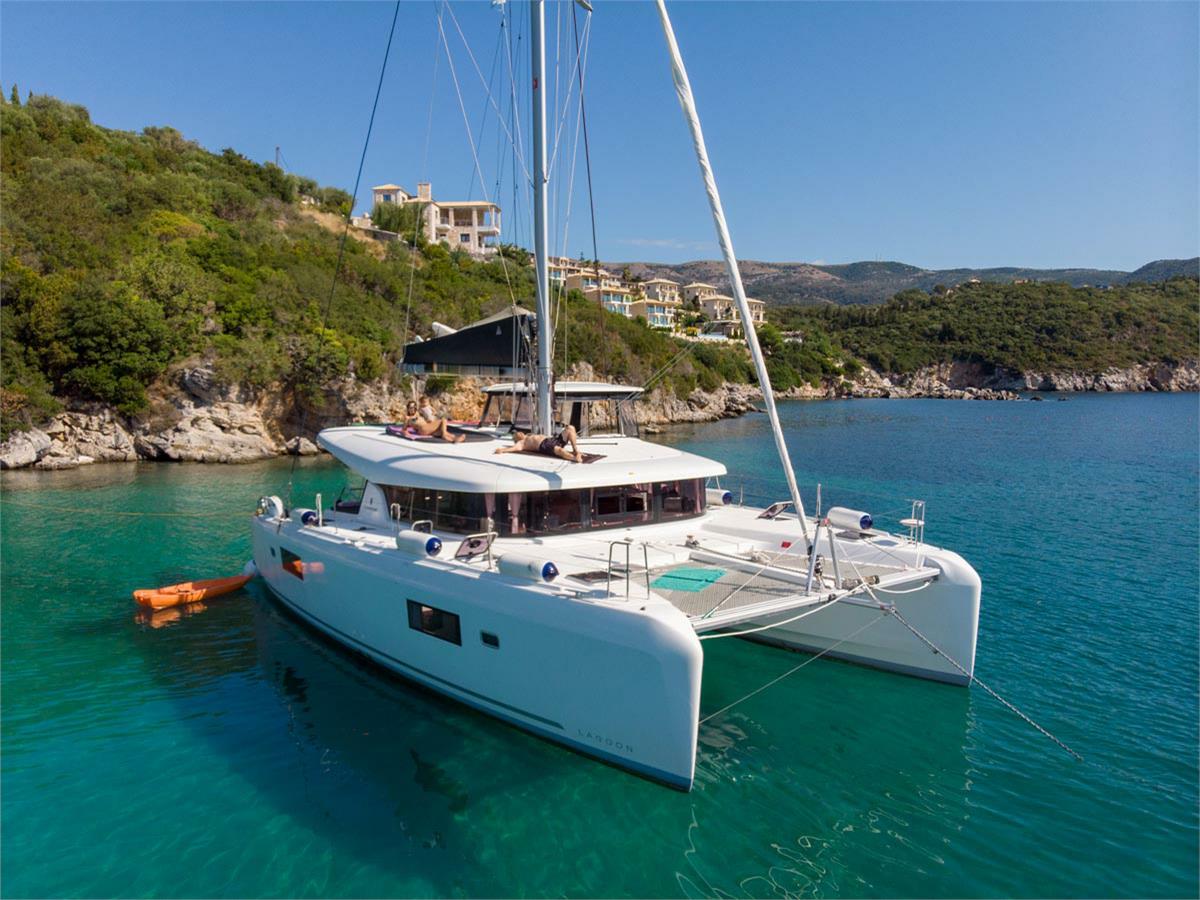 Photo #8 - Lagoon 42 - 4 + 2 cab. (Dream of Life) in Corfu - 45824
