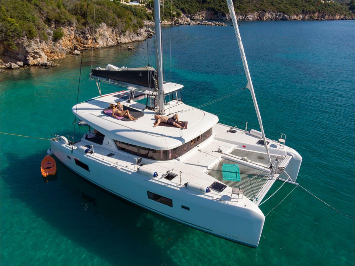 Photo #9 - Lagoon 42 - 4 + 2 cab. (Dream of Life) in Corfu - 45824