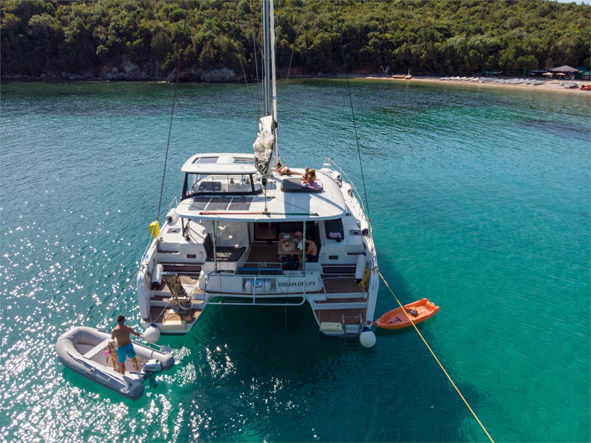 Photo #10 - Lagoon 42 - 4 + 2 cab. (Dream of Life) in Corfu - 45824
