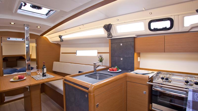 Photo #8 - Sun Odyssey 349 (SheShe) in Pula - 45879