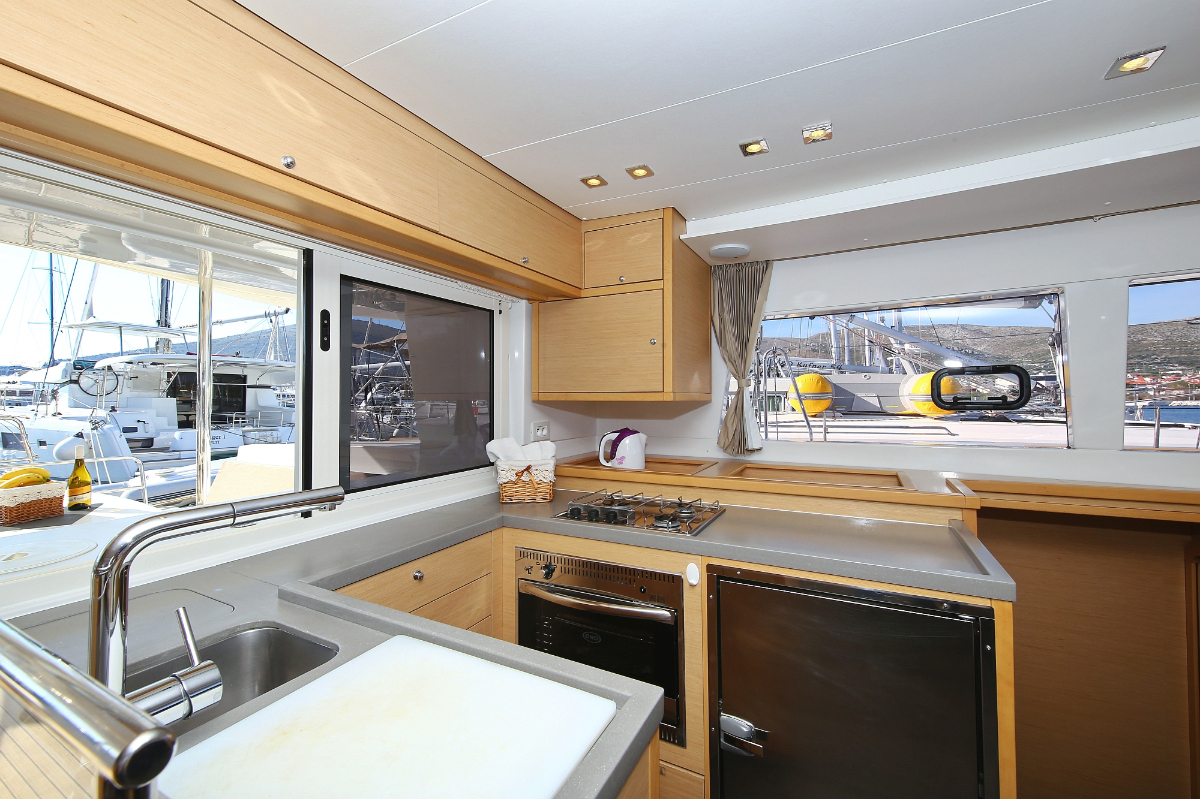 Photo #27 - Lagoon 450 F - 4 + 2 cab. (Fenadi) en Trogir - 45897