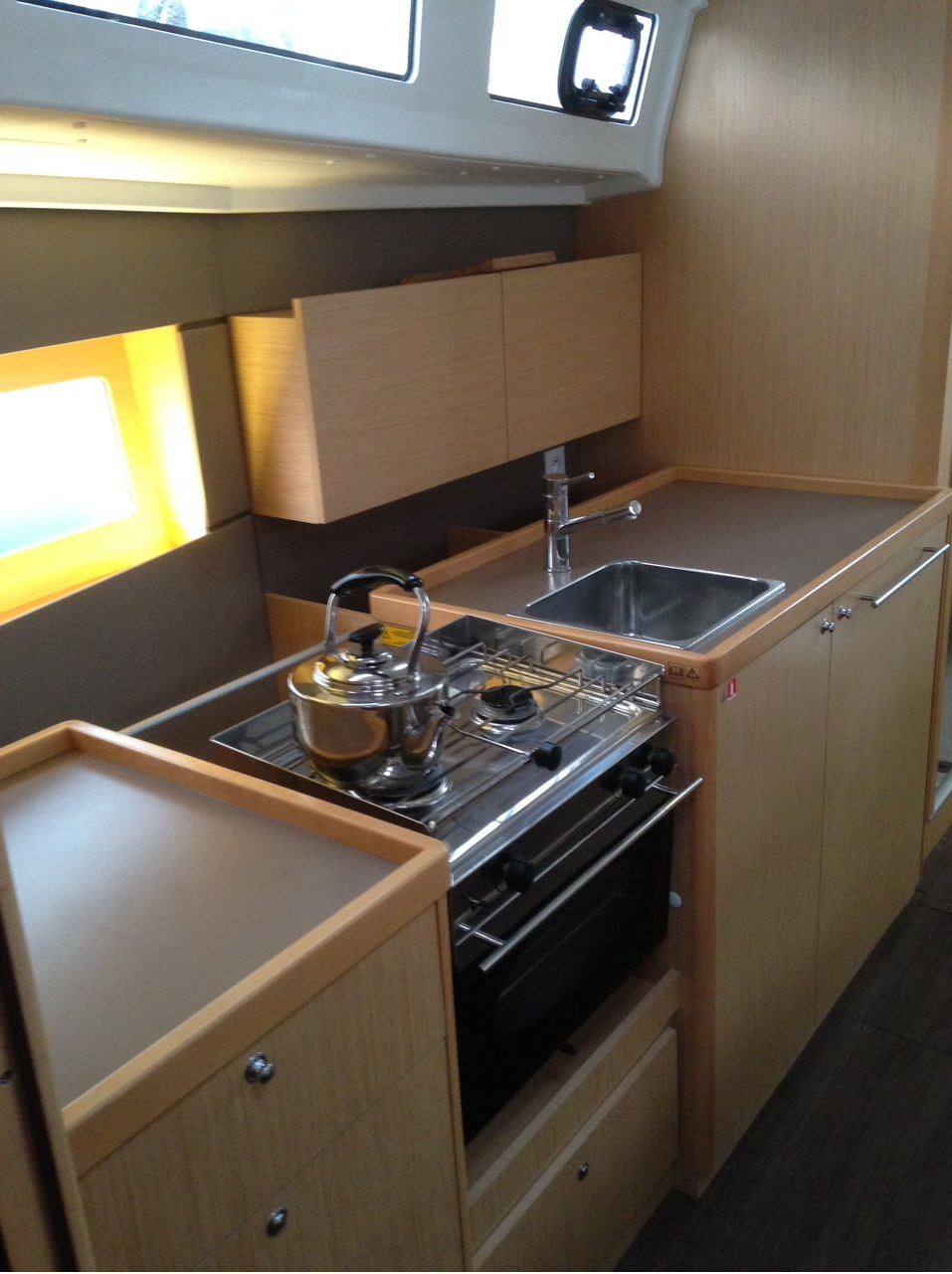 Photo #8 - Oceanis 38 - 3 cab. (Kos 38.1) in Lefkada - 46188
