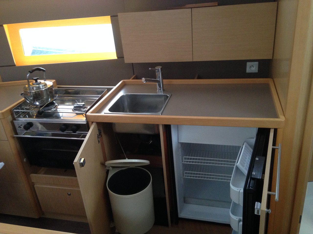 Photo #11 - Oceanis 38 - 3 cab. (Kos 38.1) in Lefkada - 46188
