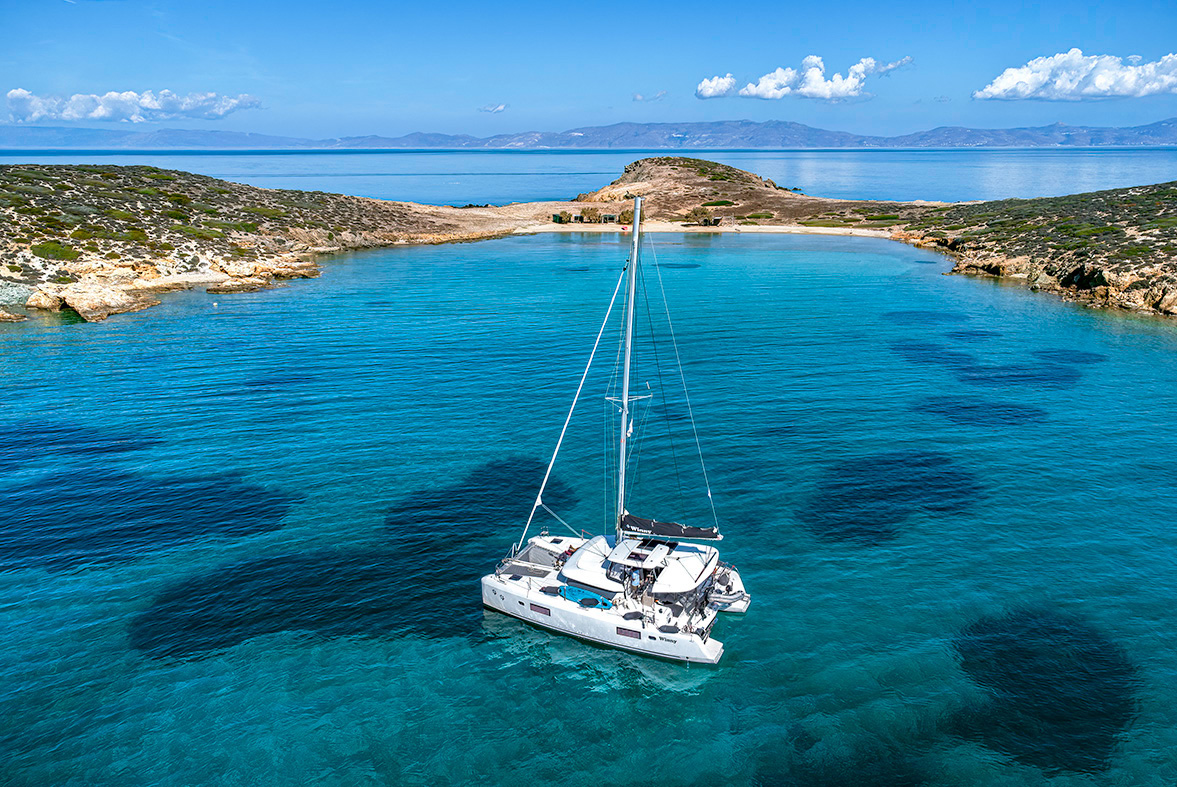 Photo #4 - Lagoon 42 - 3 + 2 cab. (Winny) in Syros - 46307