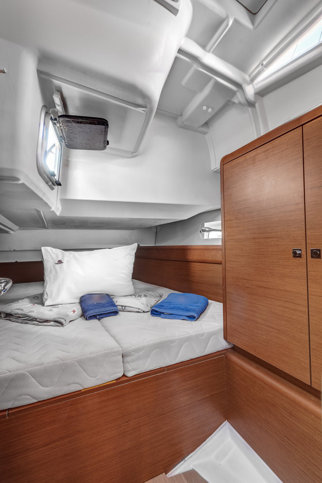 Photo #6 - Sun Odyssey 449 (Fos) in Paleros - 46352