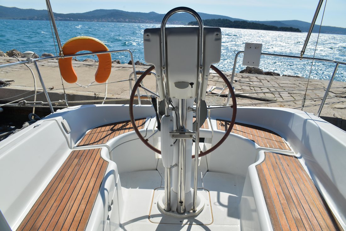 Photo #8 - Oceanis Clipper 323 (Despina) in Biograd - 46432