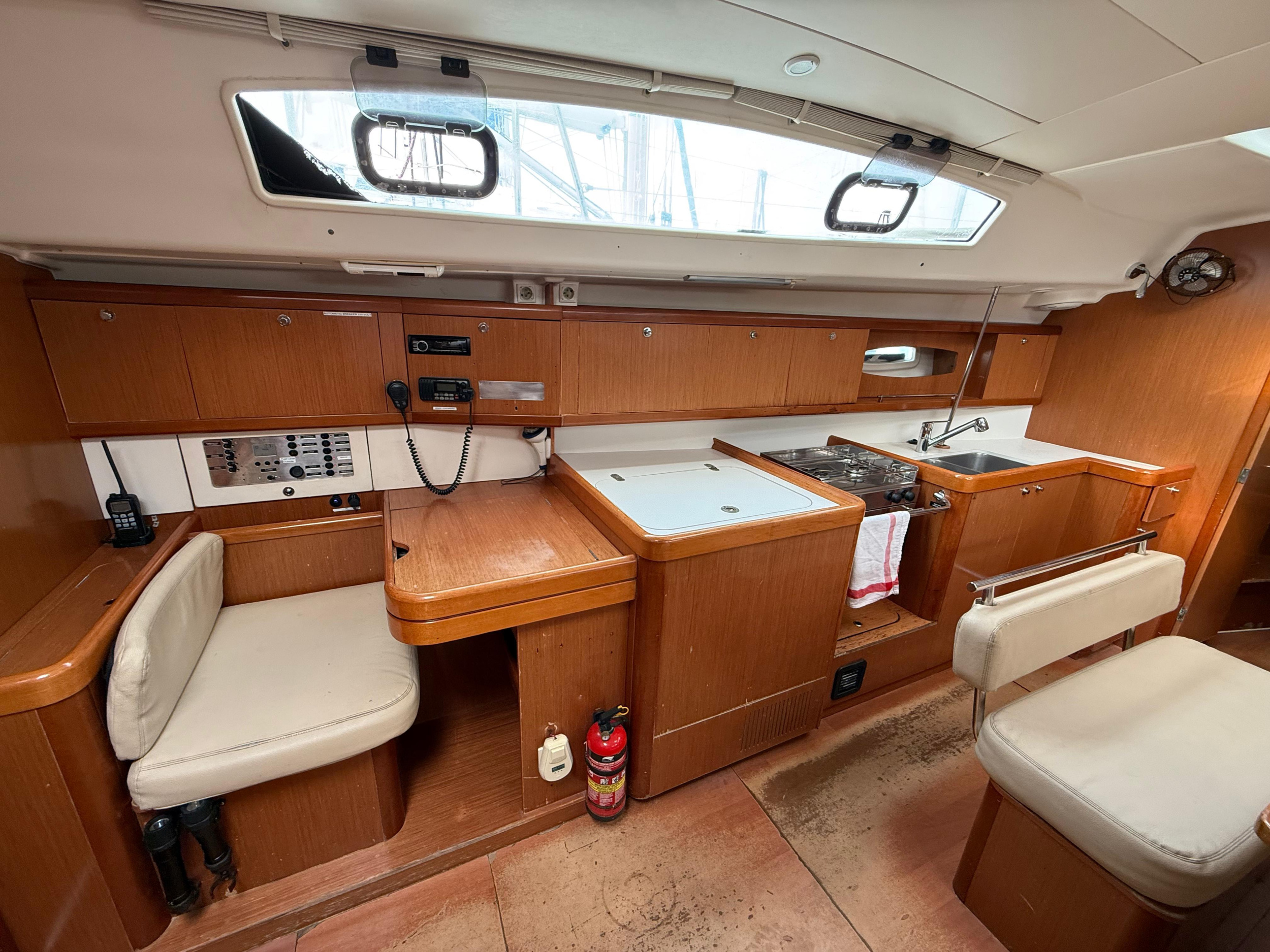 Photo #28 - Oceanis 43 (Alboran XXX Cubalibre) in Palma - 47300