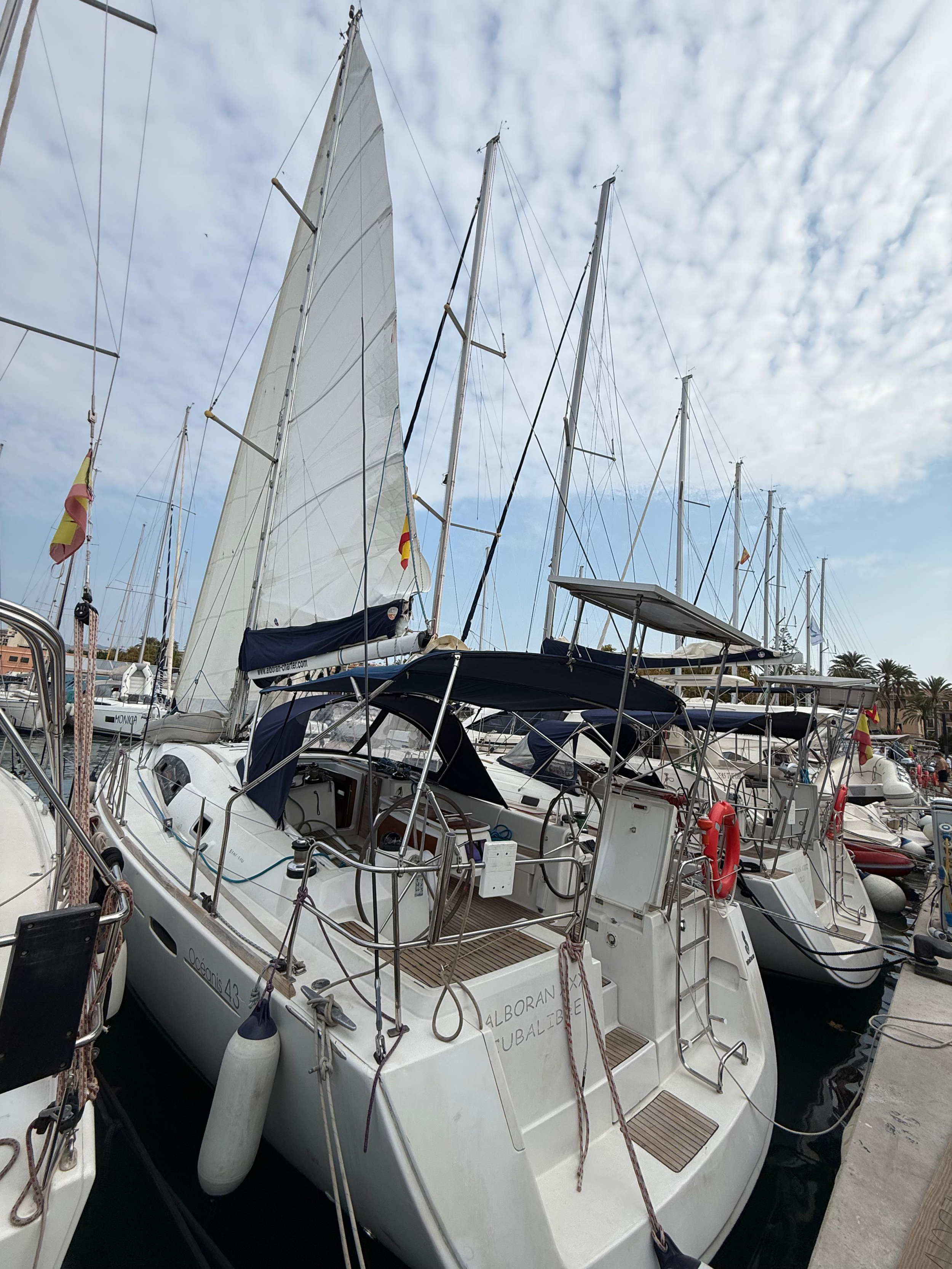 Photo #11 - Oceanis 43 (Alboran XXX Cubalibre) in Palma - 47300