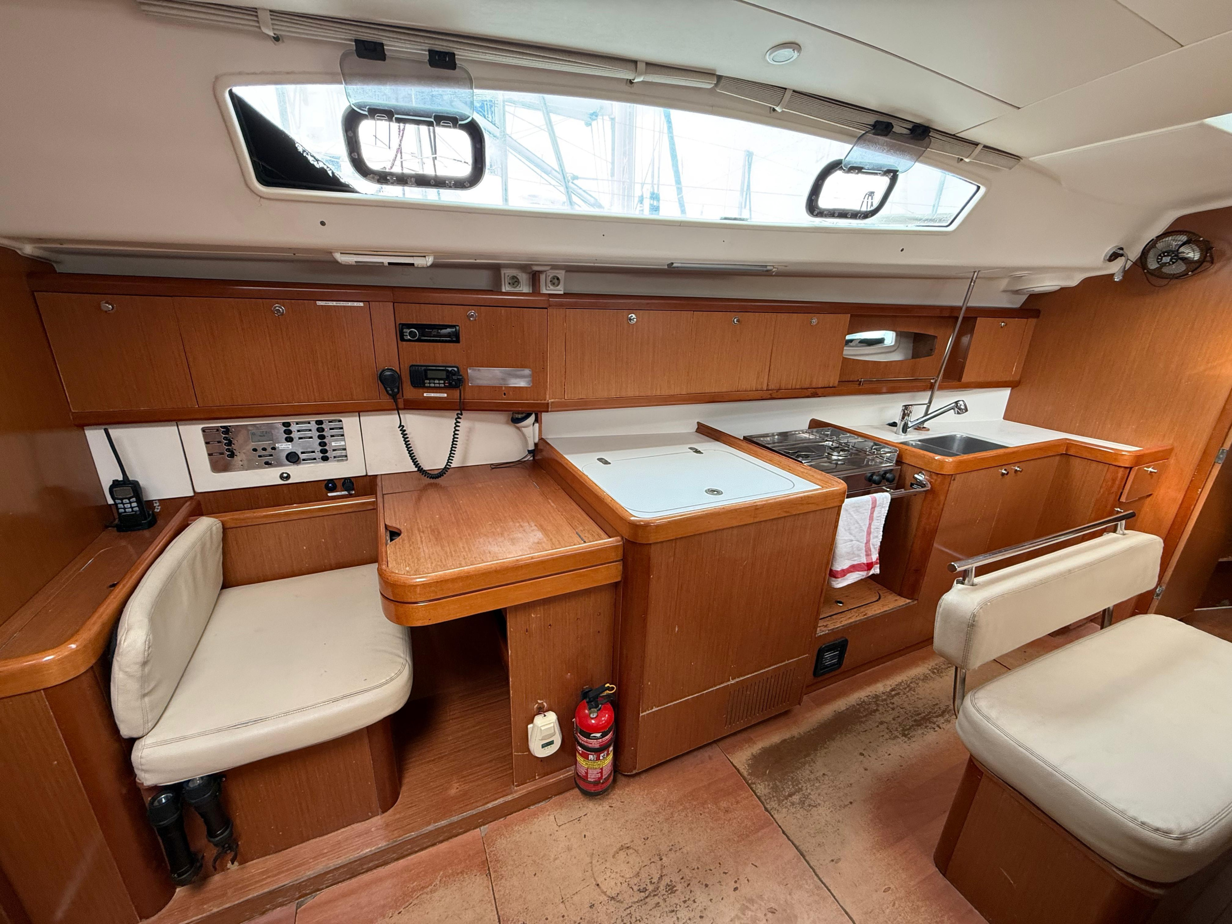 Photo #4 - Oceanis 43 (Alboran XXX Cubalibre) in Palma - 47300