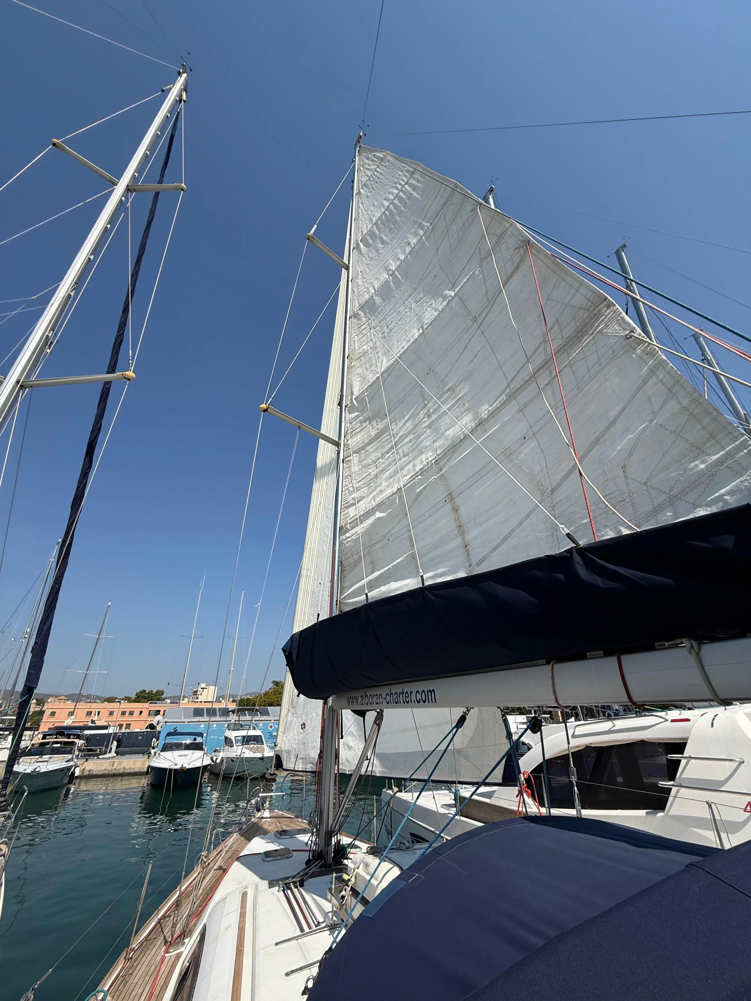 Oceanis 43 (Alboran XXXI Saoco)  - 25