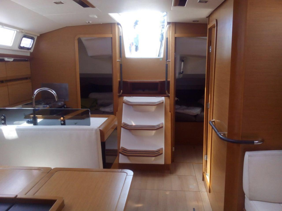 Photo #8 - Sun Odyssey 439 (Roberta) in Salerno - 47642