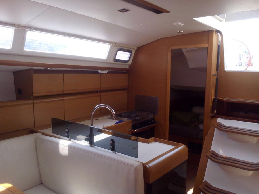 Photo #5 - Sun Odyssey 439 (Roberta) in Salerno - 47642