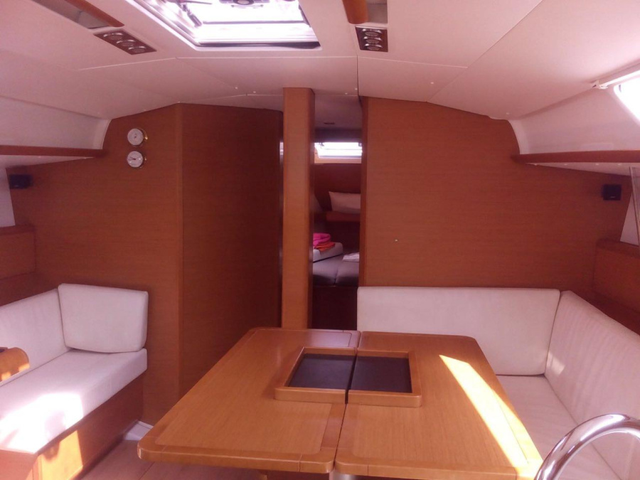 Photo #4 - Sun Odyssey 439 (Roberta) in Salerno - 47642