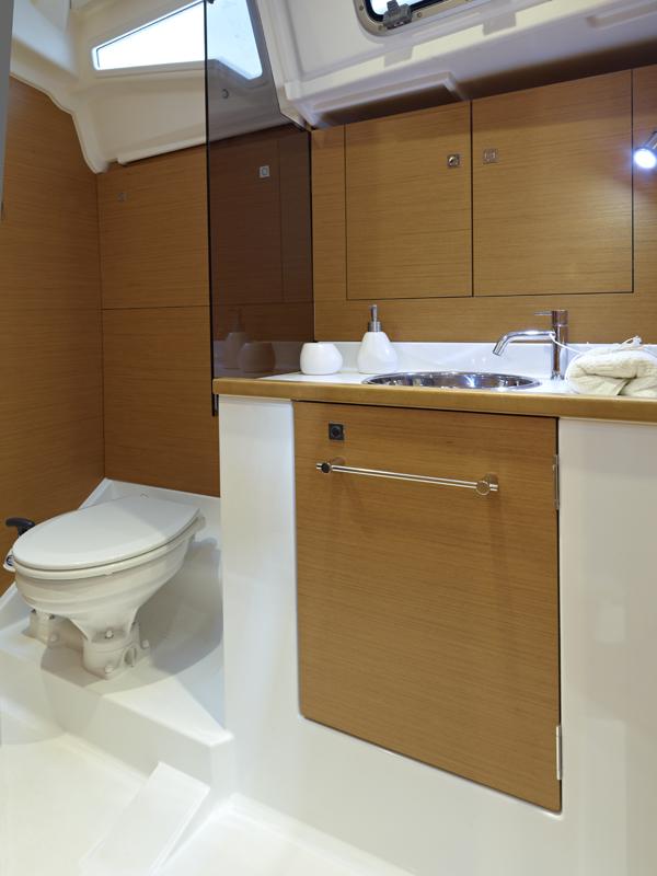 Photo #9 - Sun Odyssey 379 (Minerva) in Salerno - 48166