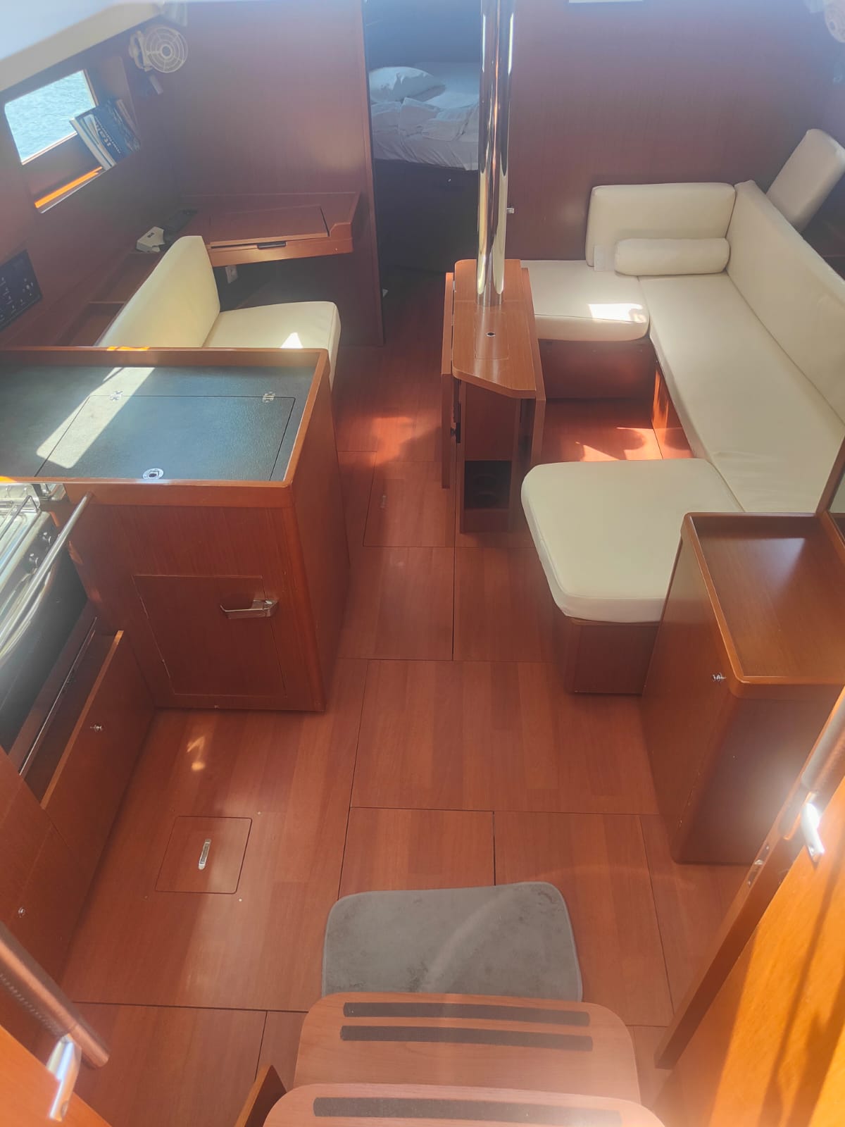 Photo #2 - Oceanis 41.1 (Paulina) en Procida - 48972