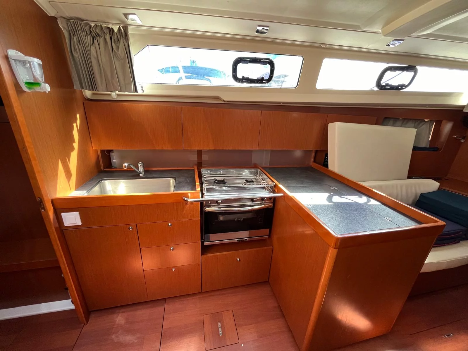 Oceanis 41.1 (Malika)  - 1
