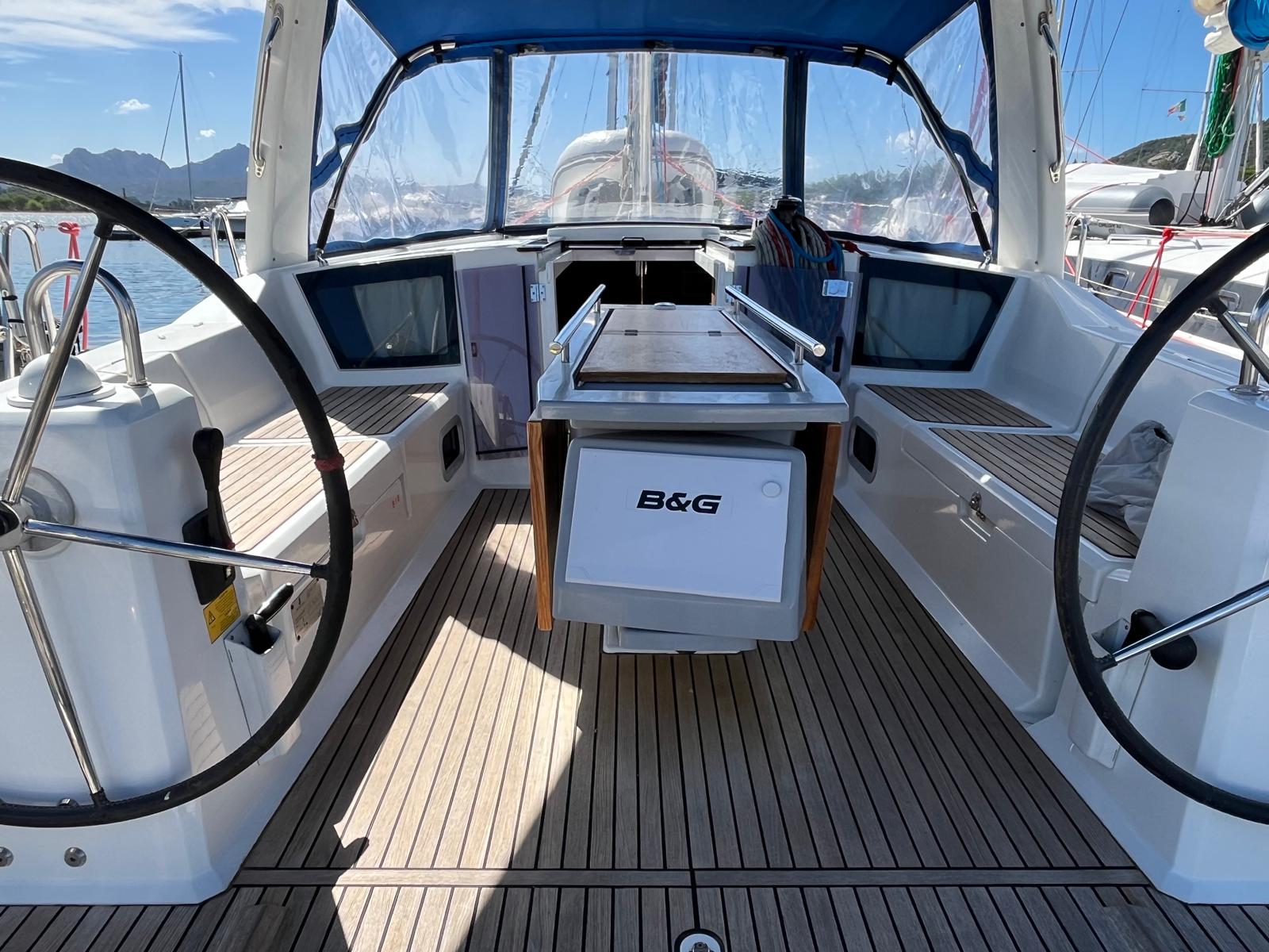 Photo #7 - Oceanis 41.1 (Malika) in Cannigione - 48973