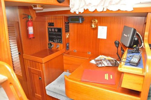 Photo #9 - Hallberg Rassy 36 (Aeolus) in Hamble-le-Rice - 49697