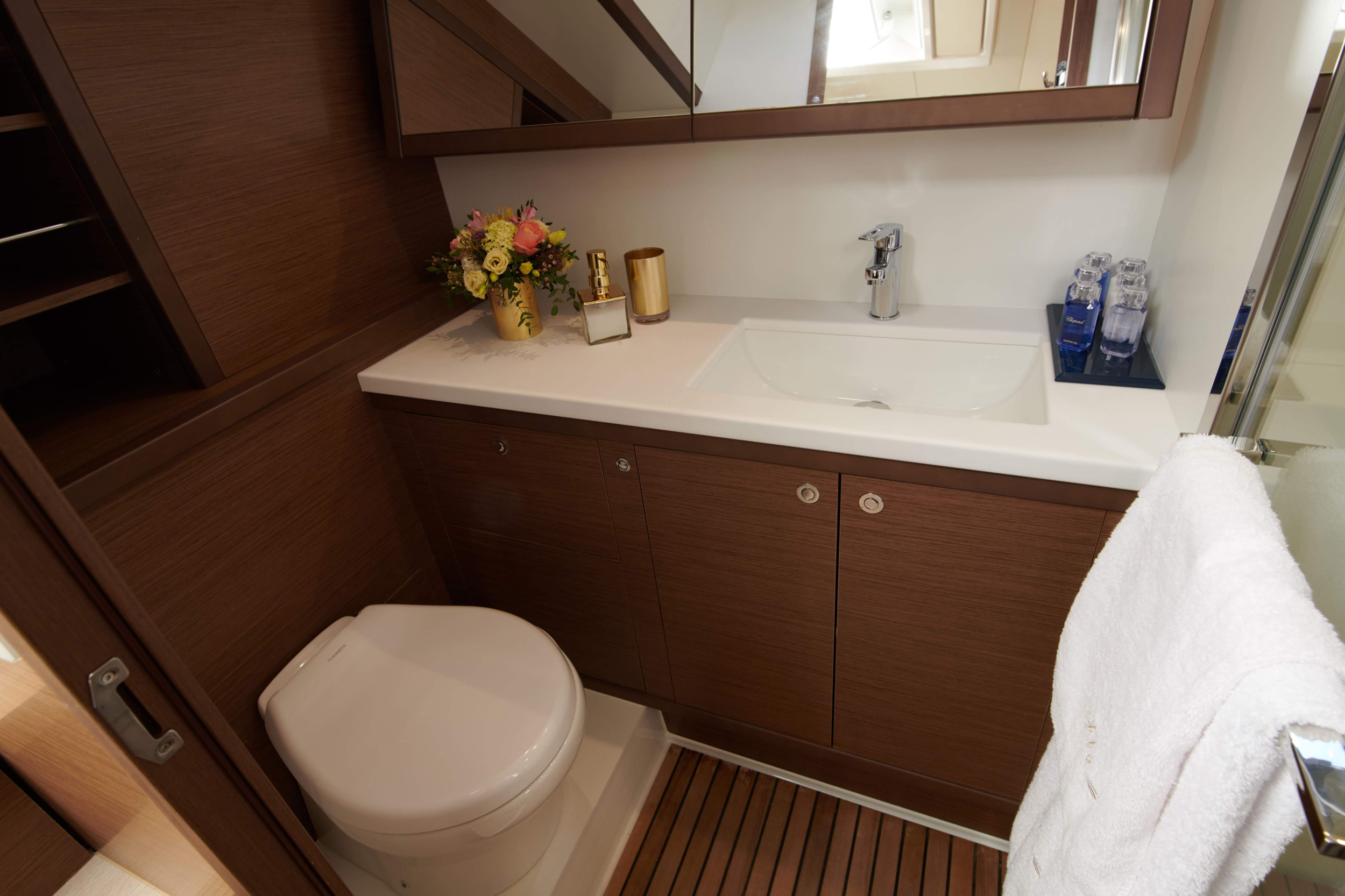 Photo #9 - Lagoon 52F (FLO) en Mykonos - 50428