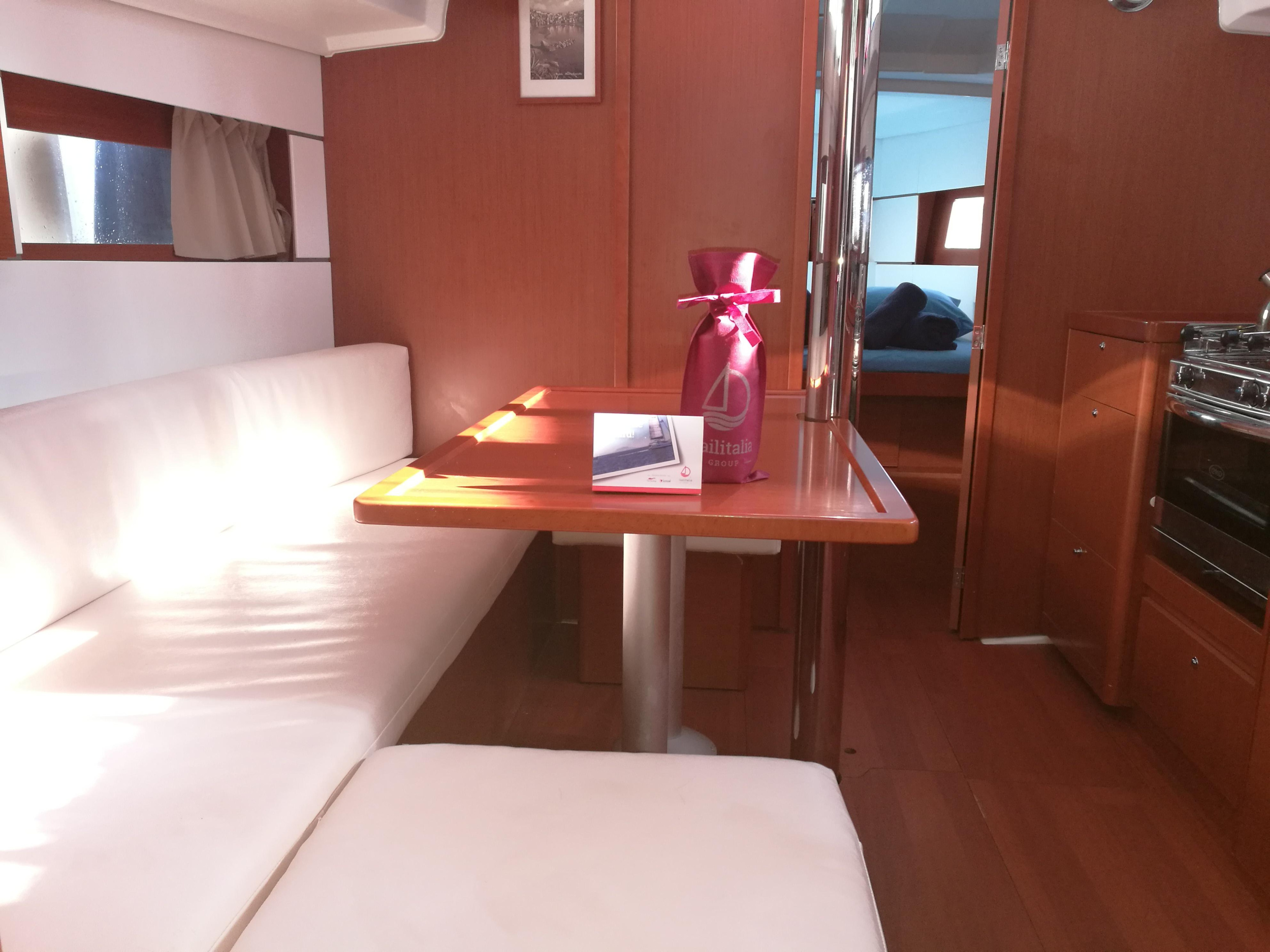 Photo #4 - Oceanis 38.1 (Ariele) en Portorosa - 50798