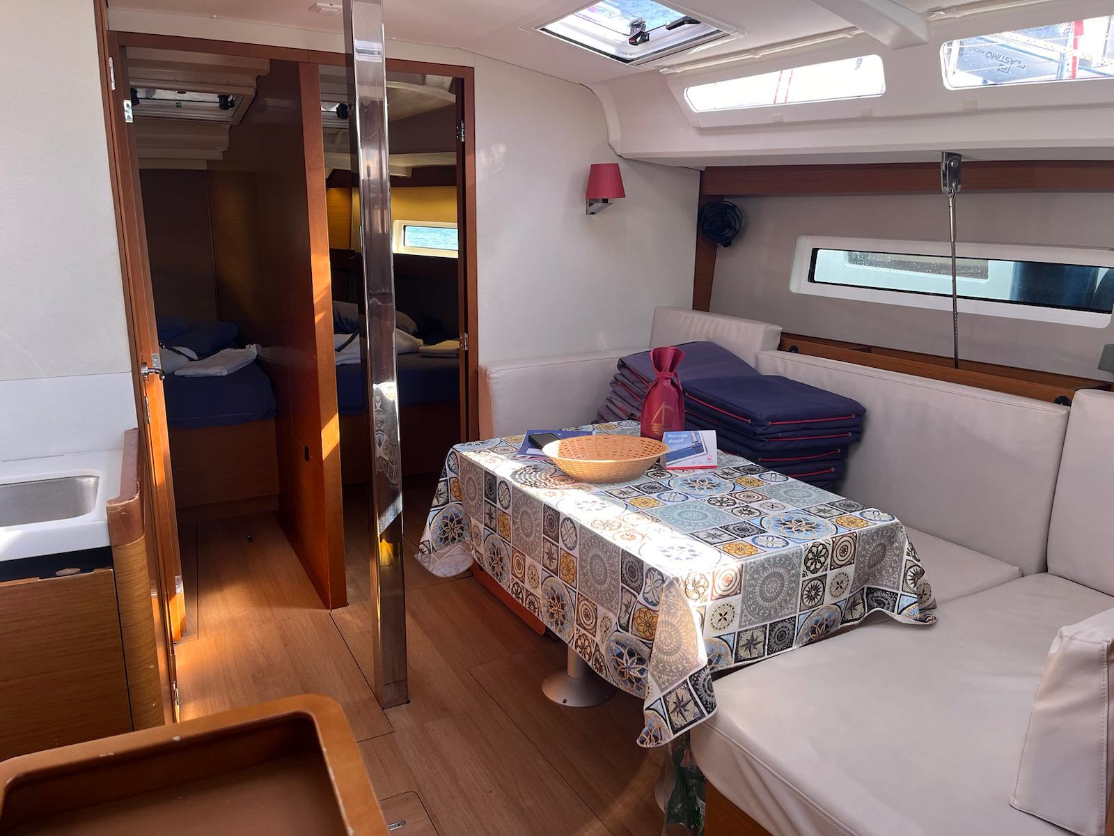 Photo #4 - Sun Odyssey 440 (Cicerenella) in Cannigione - 51052