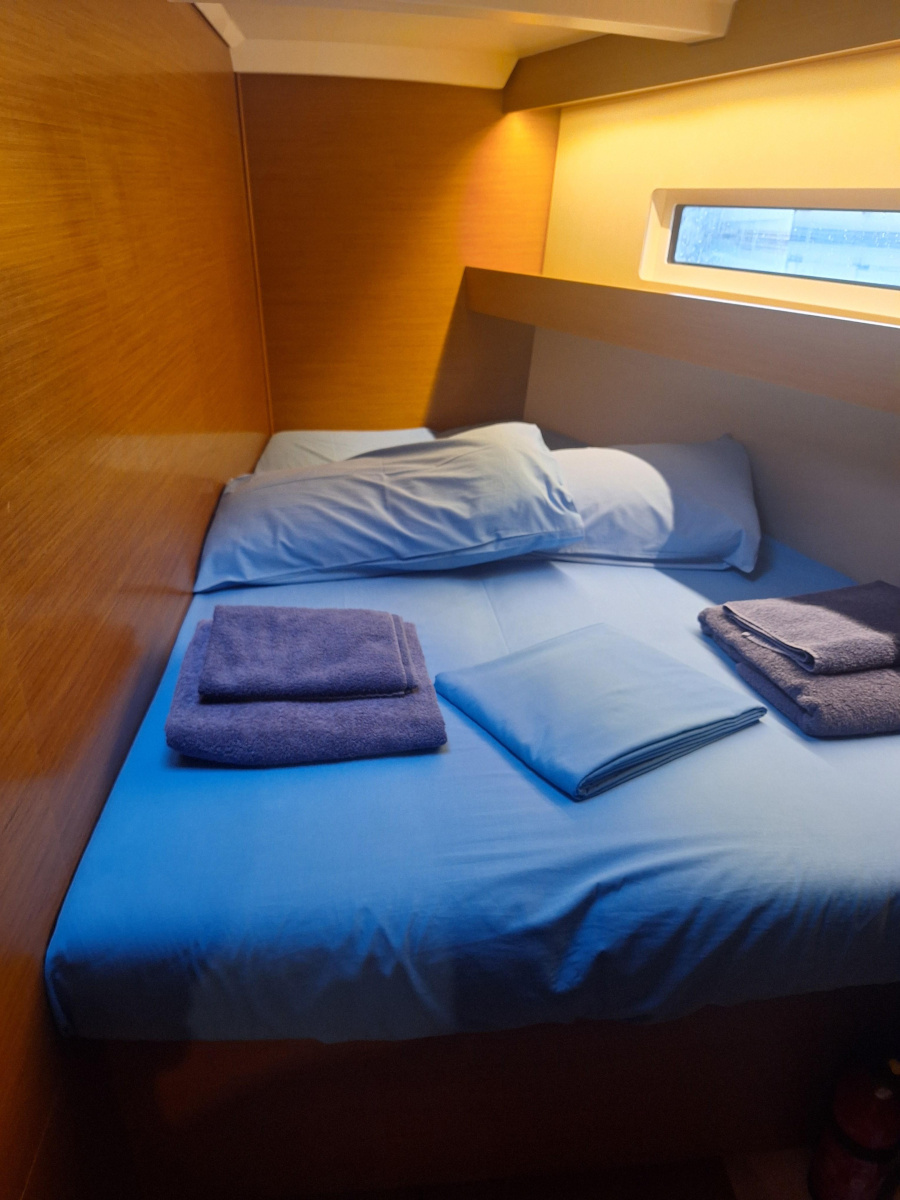 Photo #8 - Sun Odyssey 440 (Palummella) in Portorosa - 51058