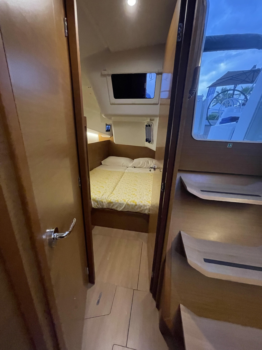 Photo #9 - Sun Odyssey 410 (Ariel) in Salerno - 52045