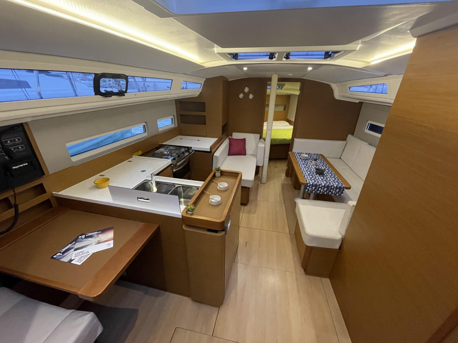 Photo #6 - Sun Odyssey 410 (Ariel) in Salerno - 52045