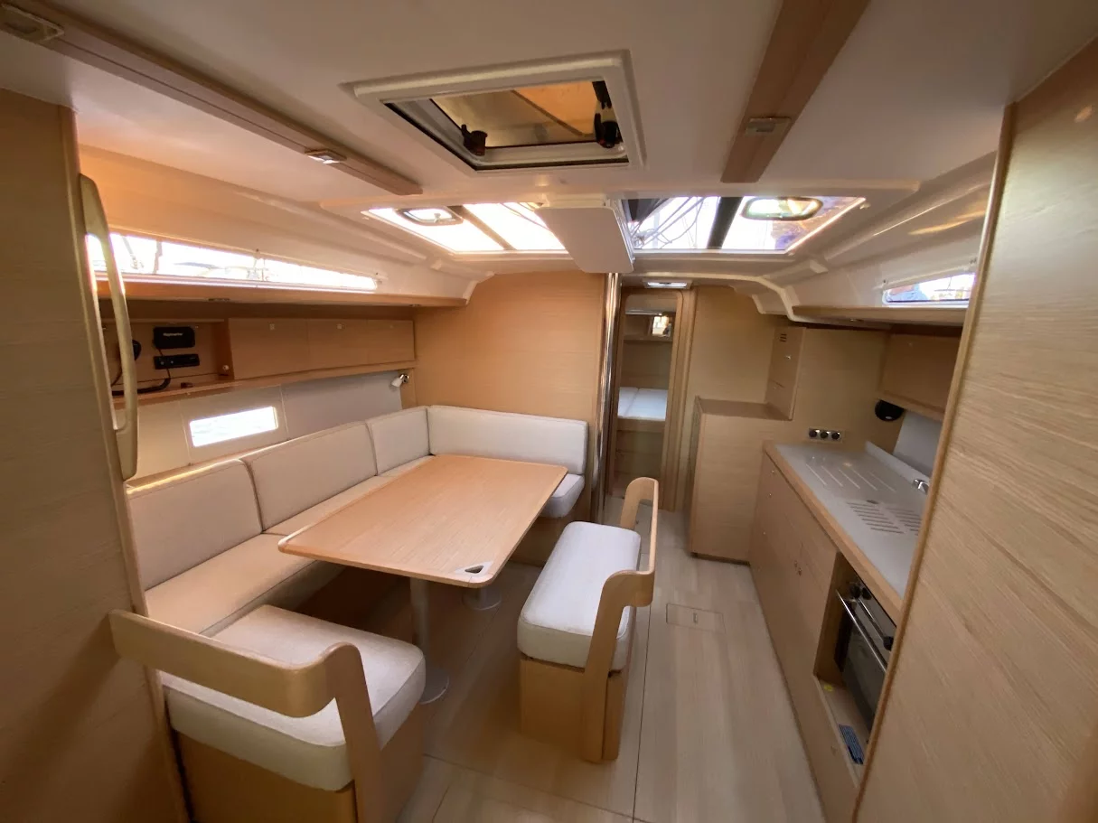 Dufour 430 Grand Large (Blue Moon 1)  - 11