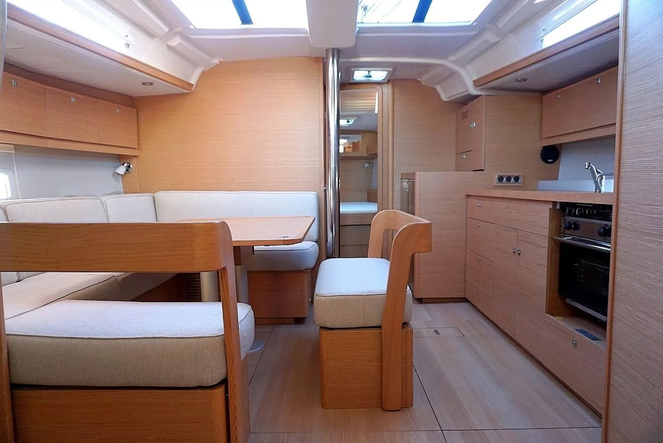 Dufour 430 Grand Large (Blue Moon 1)  - 9